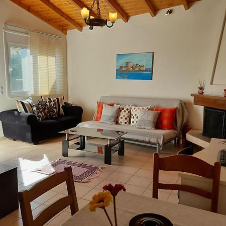 Omorfi Poli 120 Sqm Apartment Nafplio Bagian luar foto