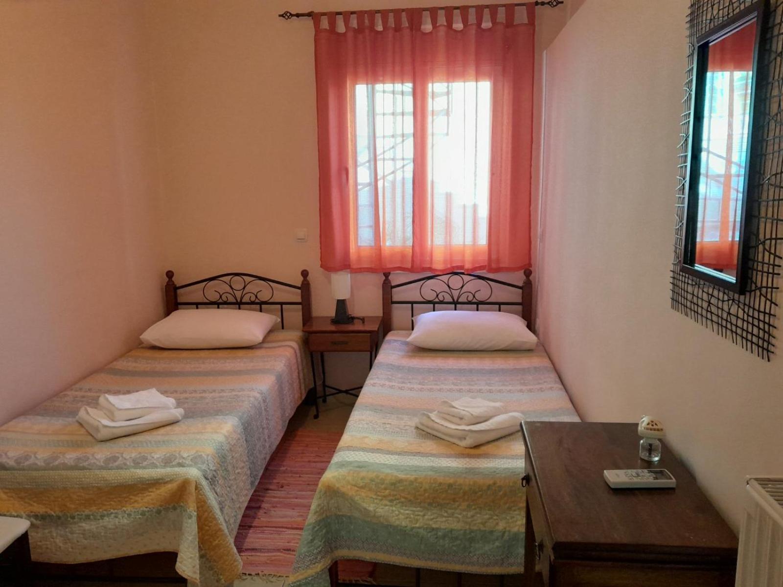 Omorfi Poli 120 Sqm Apartment Nafplio Bagian luar foto