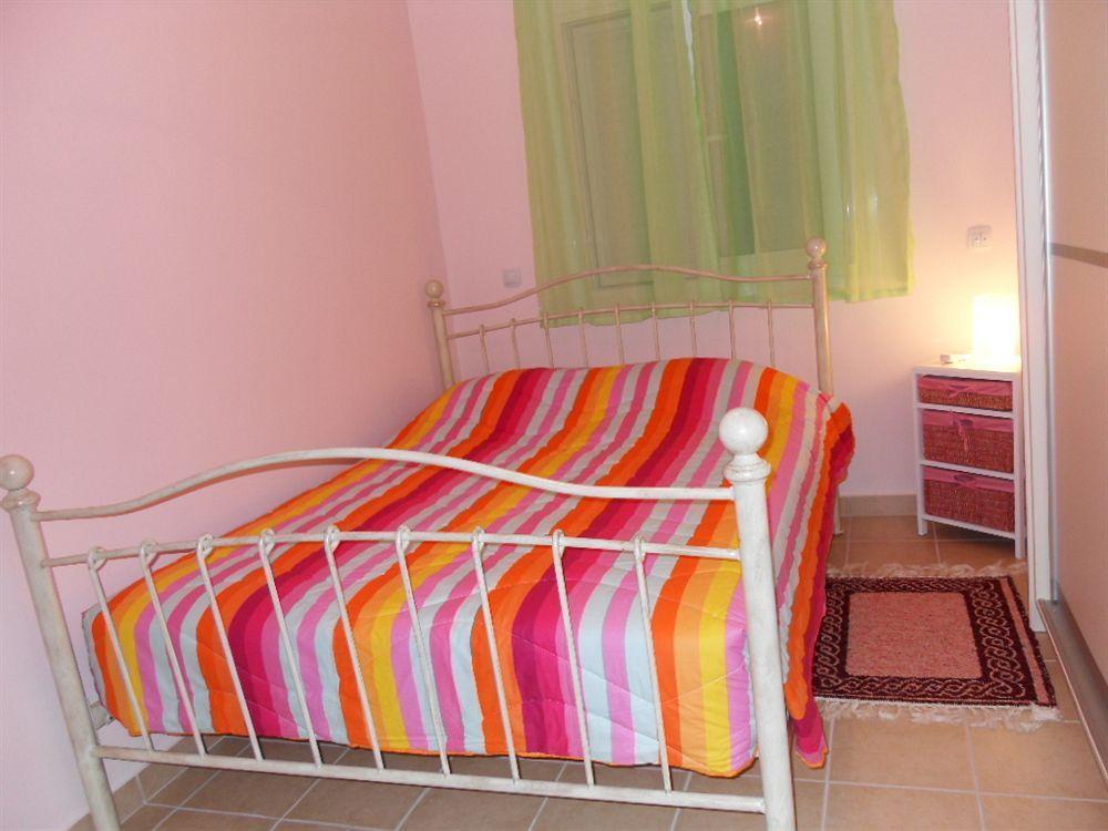 Omorfi Poli 120 Sqm Apartment Nafplio Bagian luar foto