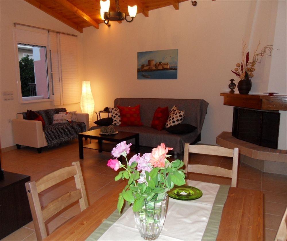 Omorfi Poli 120 Sqm Apartment Nafplio Bagian luar foto