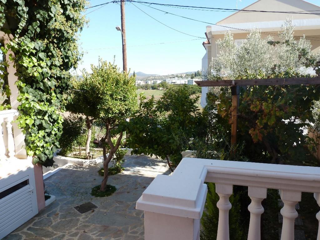 Omorfi Poli 120 Sqm Apartment Nafplio Bagian luar foto