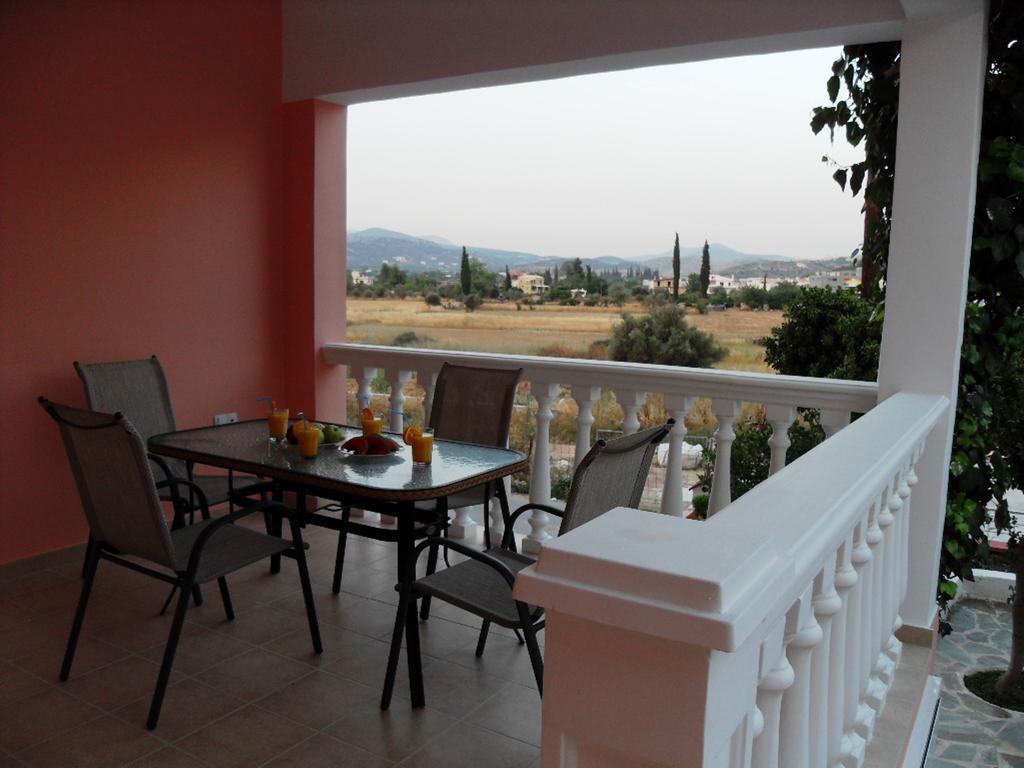 Omorfi Poli 120 Sqm Apartment Nafplio Bagian luar foto