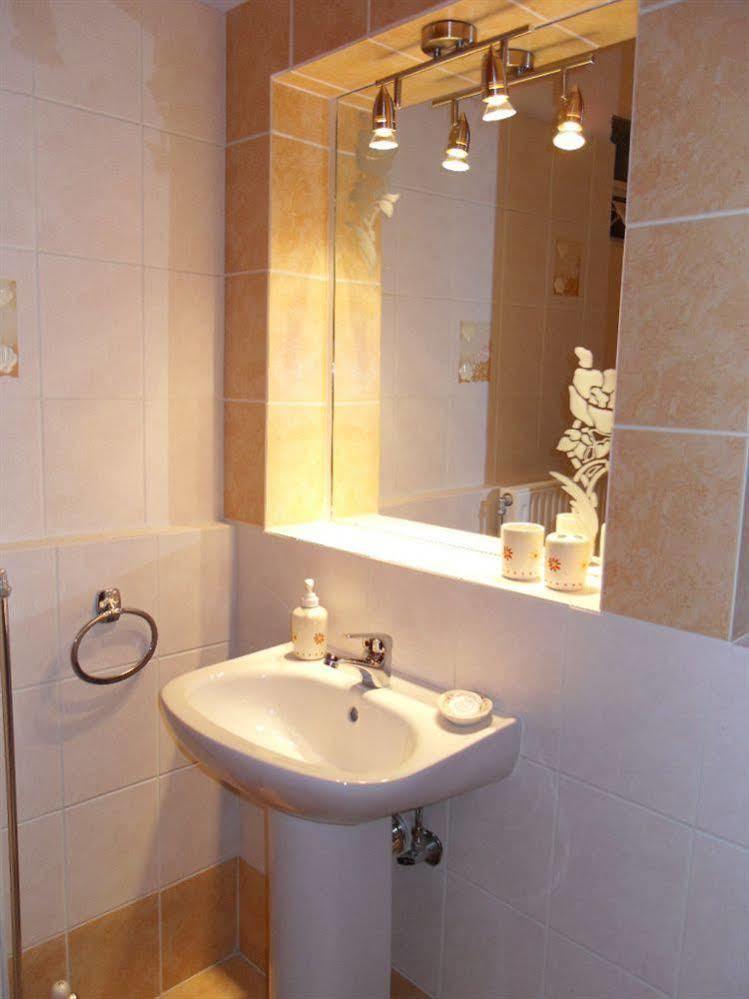 Omorfi Poli 120 Sqm Apartment Nafplio Bagian luar foto
